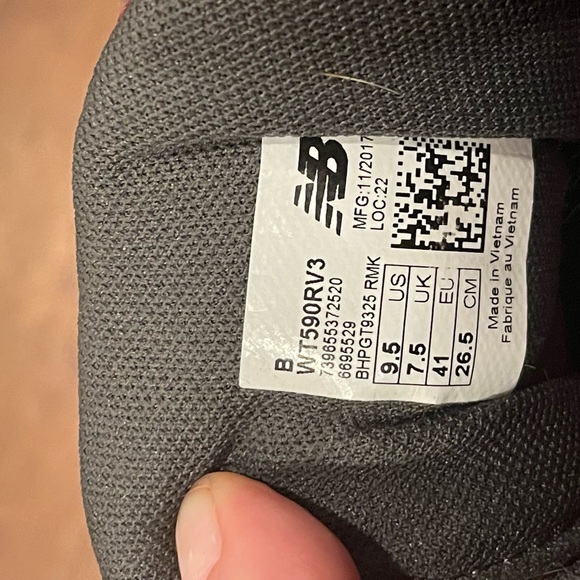 New Balance 590v3 women's all-terrain trail running shoes Size 9.5 pre loved - Picture 8 of 11